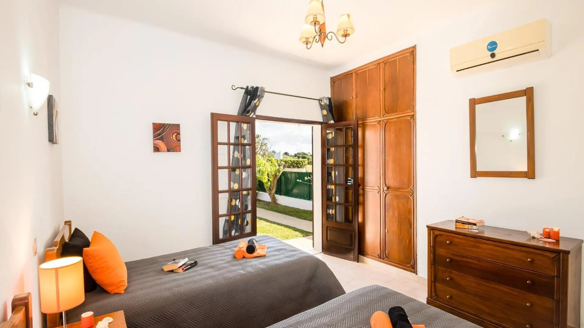Villa With Heatable Pool Albufeira