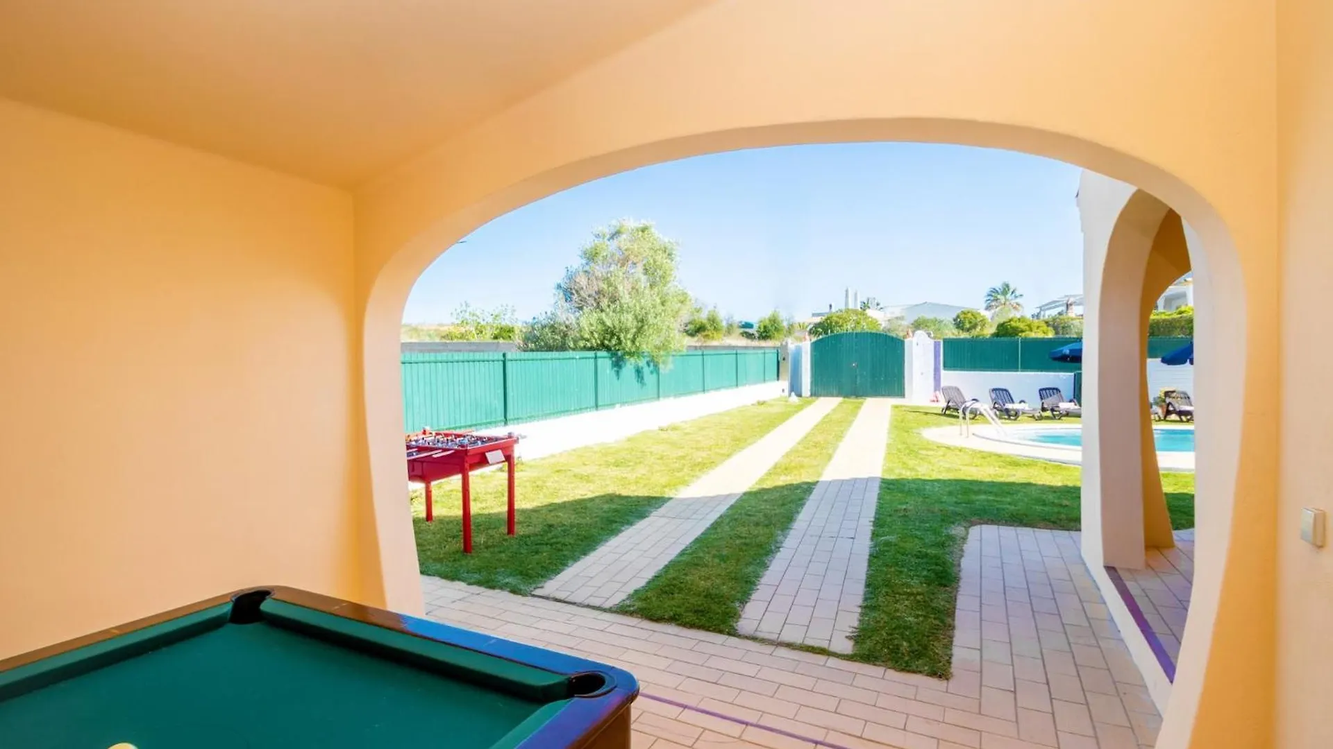 Villa With Heatable Pool Albufeira