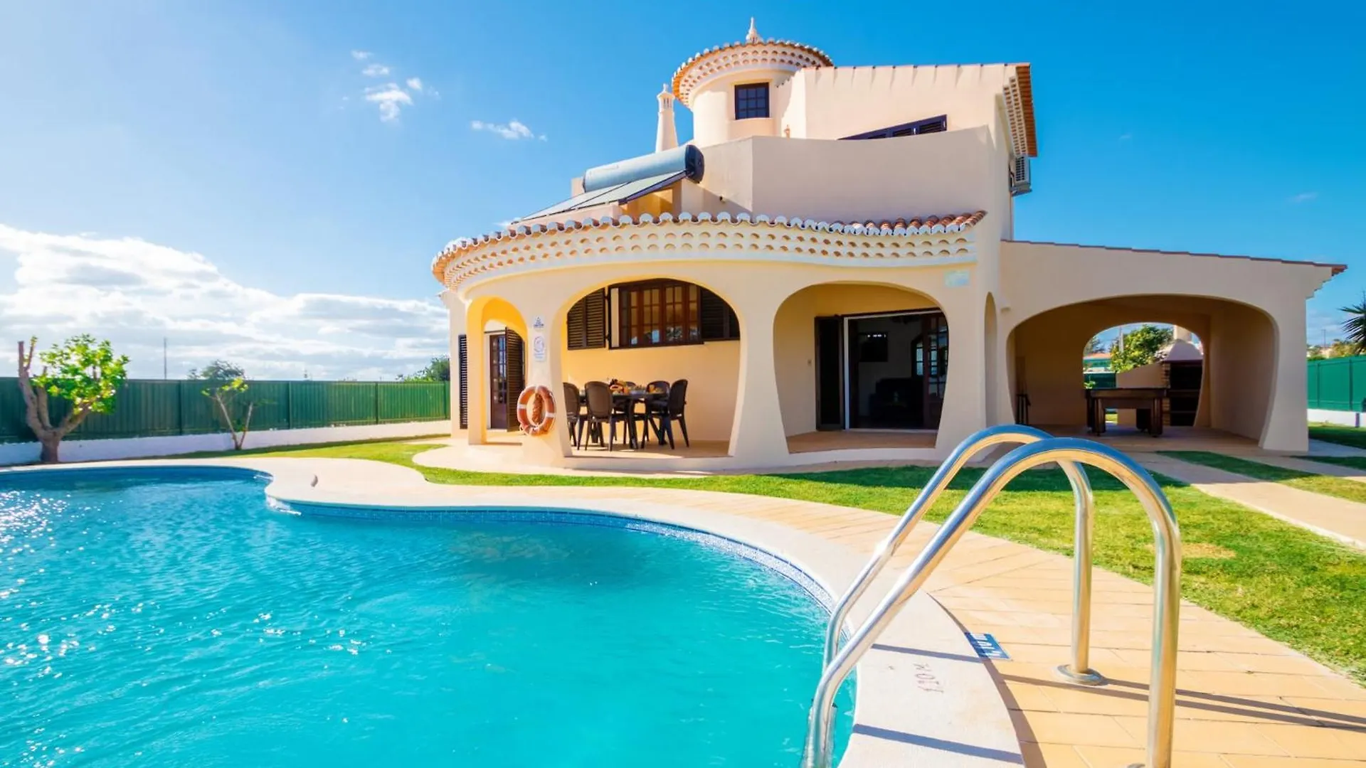 Villa With Heatable Pool location